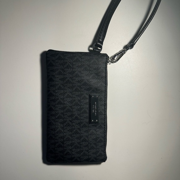 Michael Kors Wristlet - Picture 3 of 4